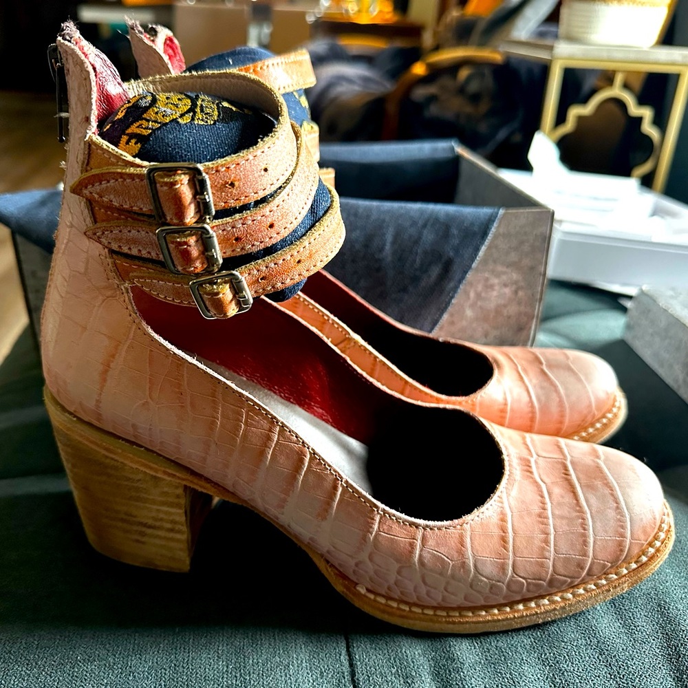 Randi Freebird by Steven Heels